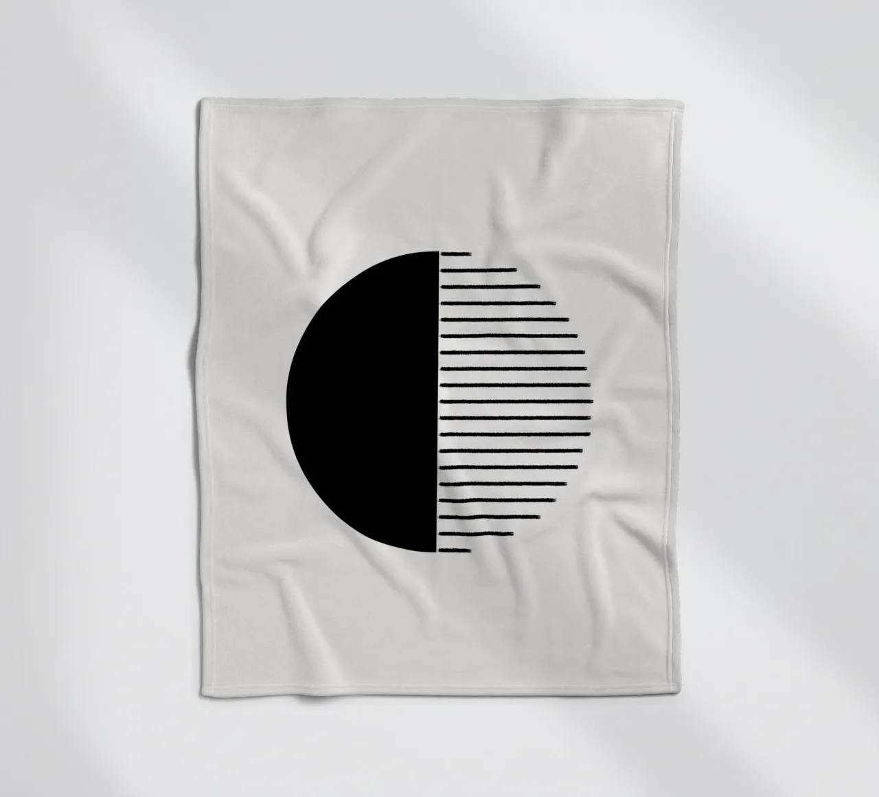Minimalist geometric artwork with lines and circles in black fleecedeken van Imaginative