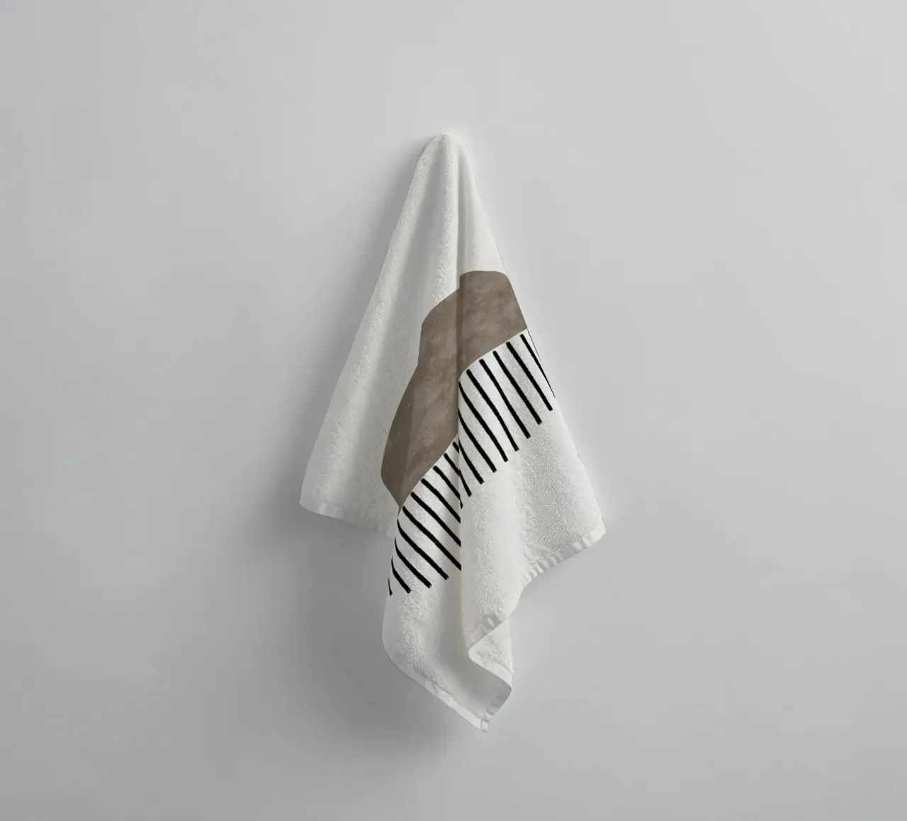 Minimalist geometric artwork with lines and circles in brown badhanddoek van Imaginative