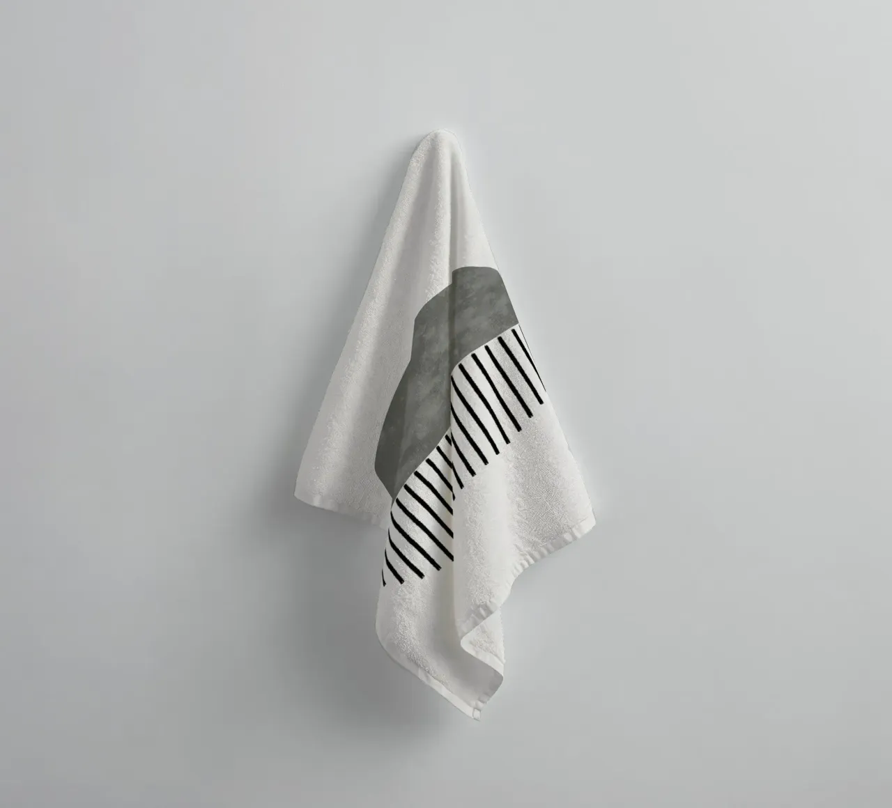 Minimalist geometric artwork in sage green asciugamano da bagno da Imaginative