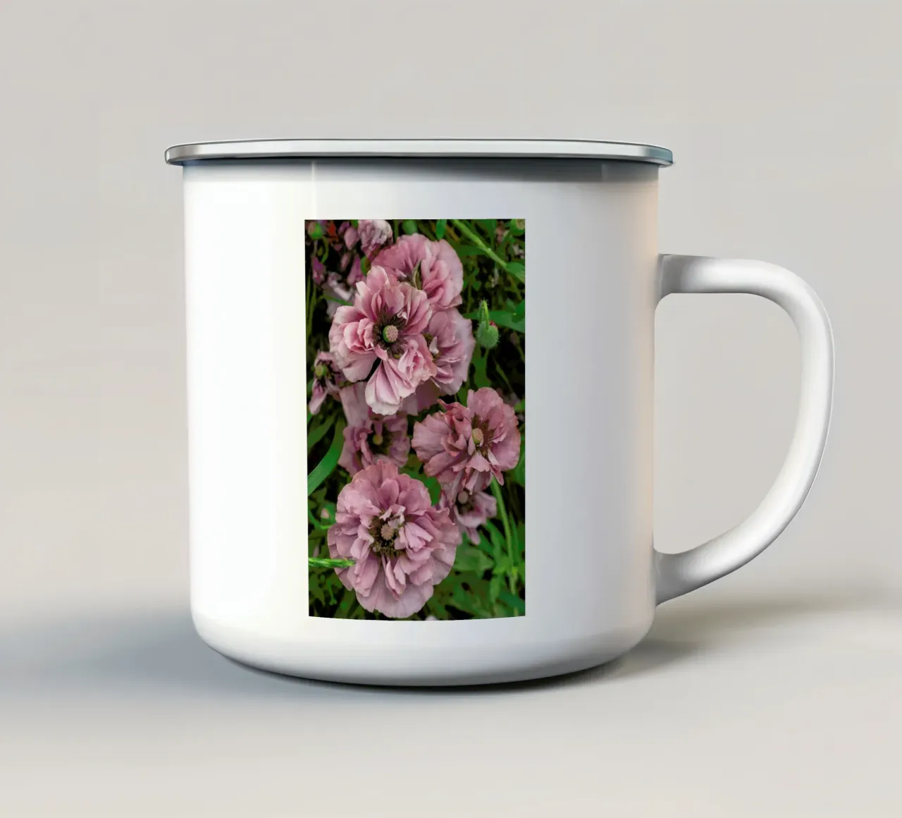 Romantic Purple Poppies tazza in smalto da Curious Collections by Marielle Leenders