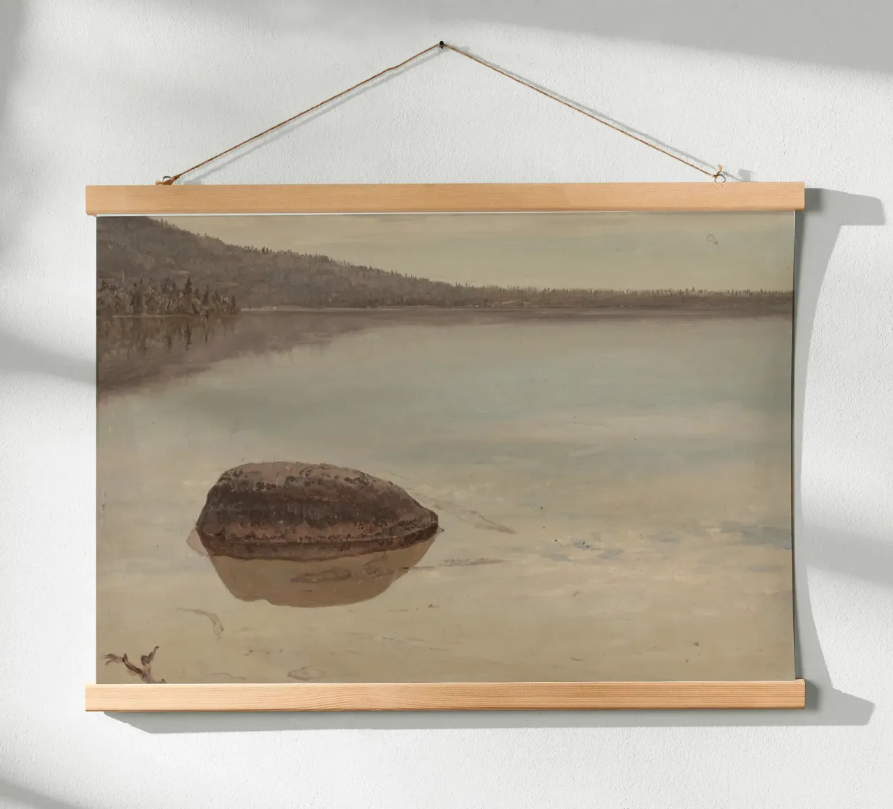 Lago tranquillo: Paesaggio nordico, studio della natura serena poster da ClubArt