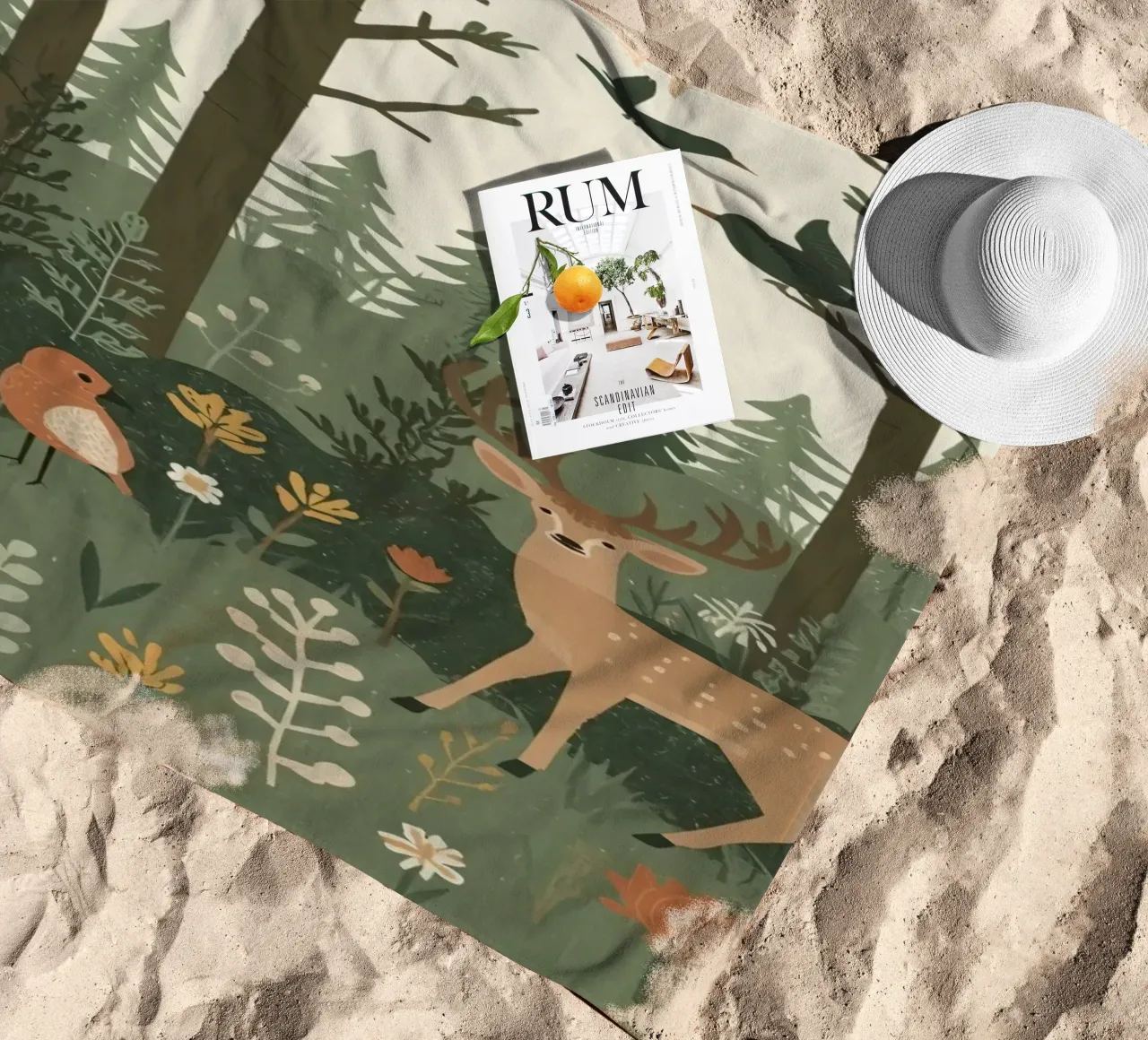 un cervo, uccelli e varie piante in una foresta con alberi ad alto fusto telo mare da DesignDoodle