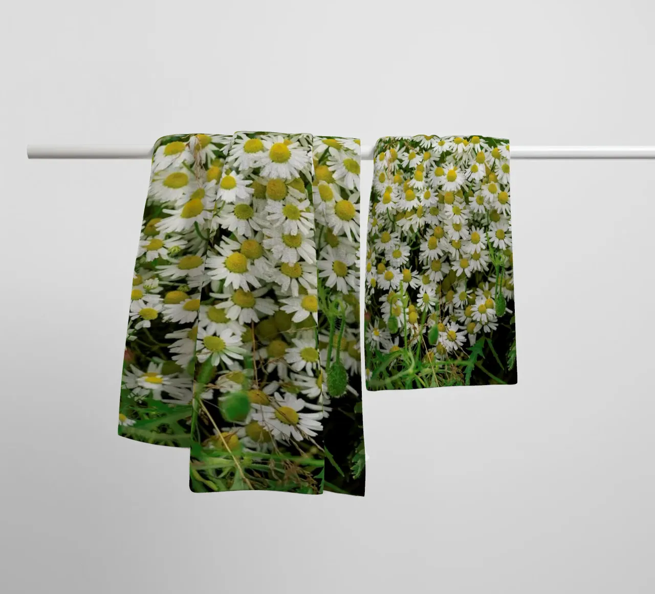 Chamomille Flowers towel by Curious Collections by Marielle Leenders