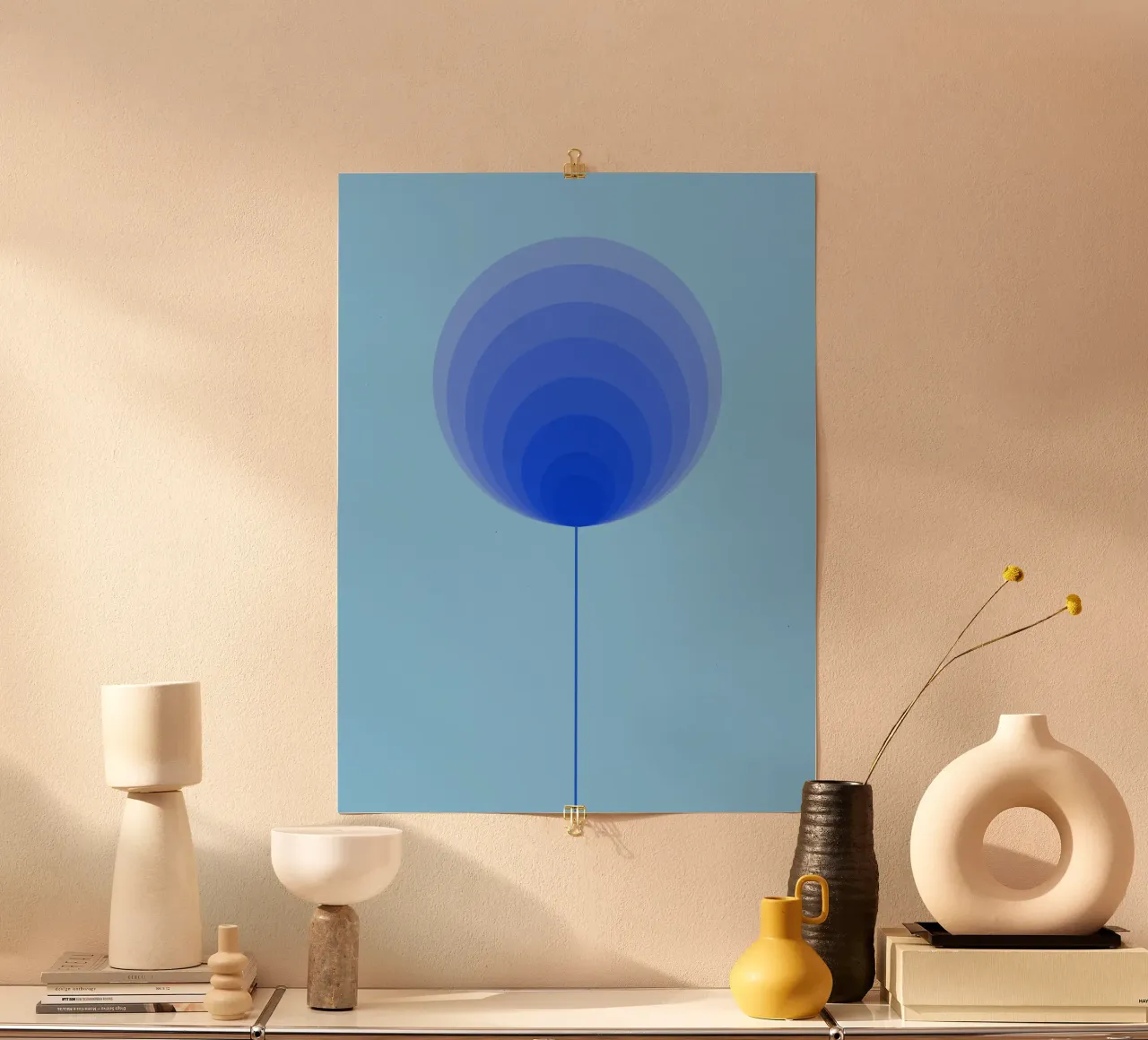 Fiore lecca-lecca blu, disegno floreale geometrico, arte moderna poster con telaio in legno da Lilou Art