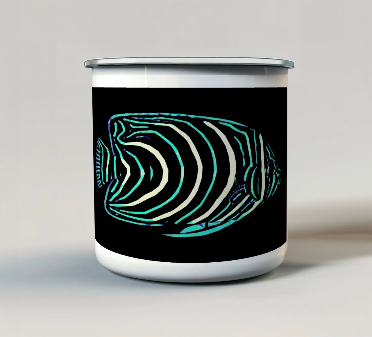 Pomacanthus semicirculatus tazza in smalto da Matěj Kašpar Jirásek