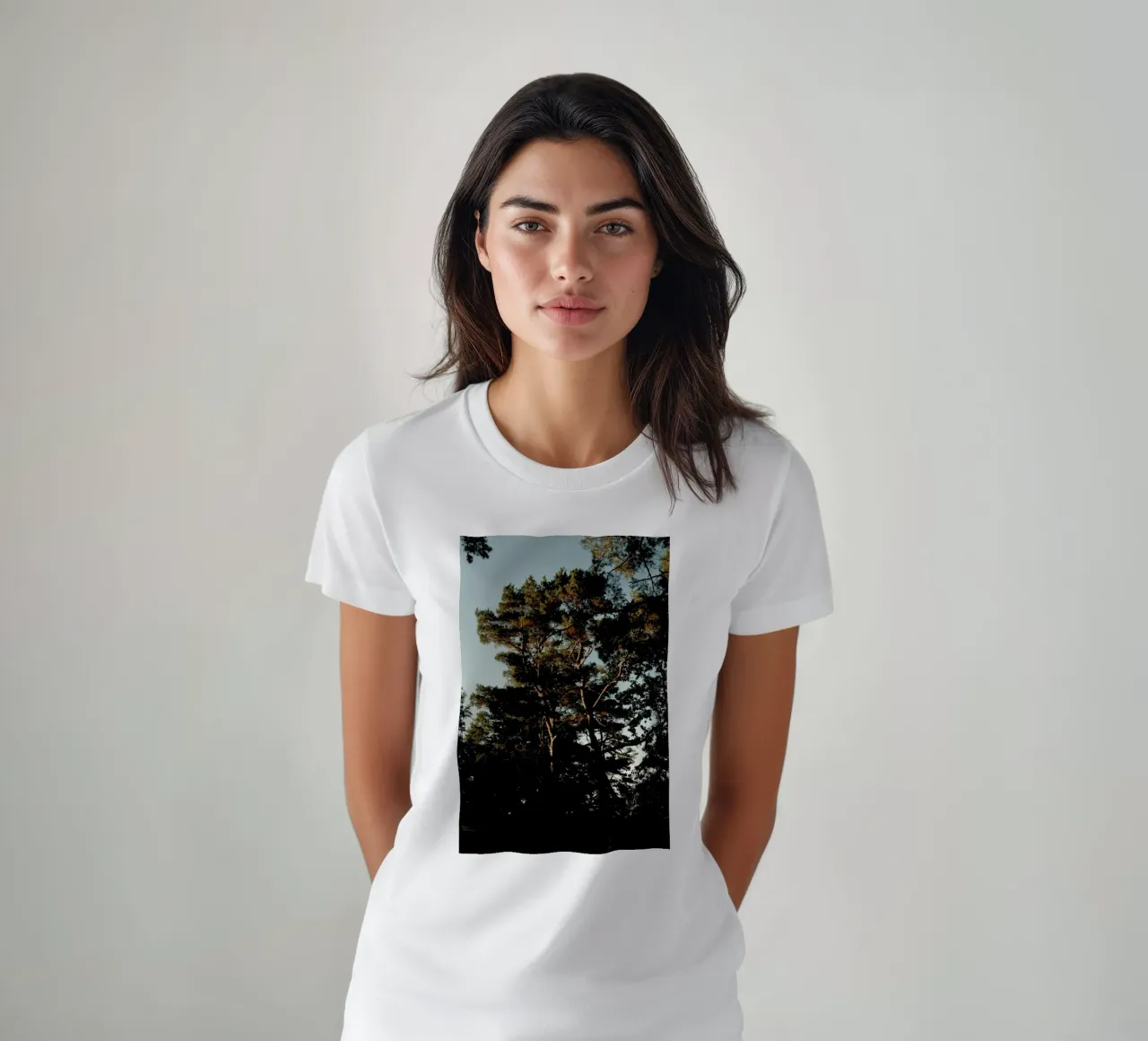 Trees And Warm Light t-shirt da Sebastian Hilgetag