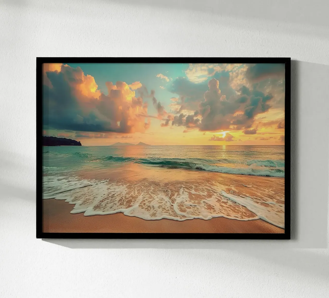 Tramonto sulla spiaggia sabbiosa del mare poster da book
