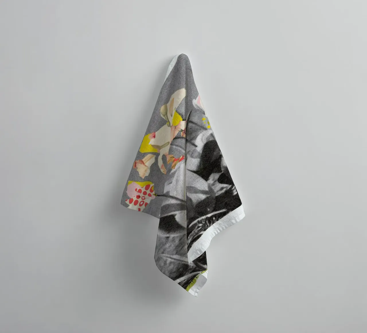 Flowers Still Life · Happy Abstraction 5 asciugamano da bagno da Marko Köppe