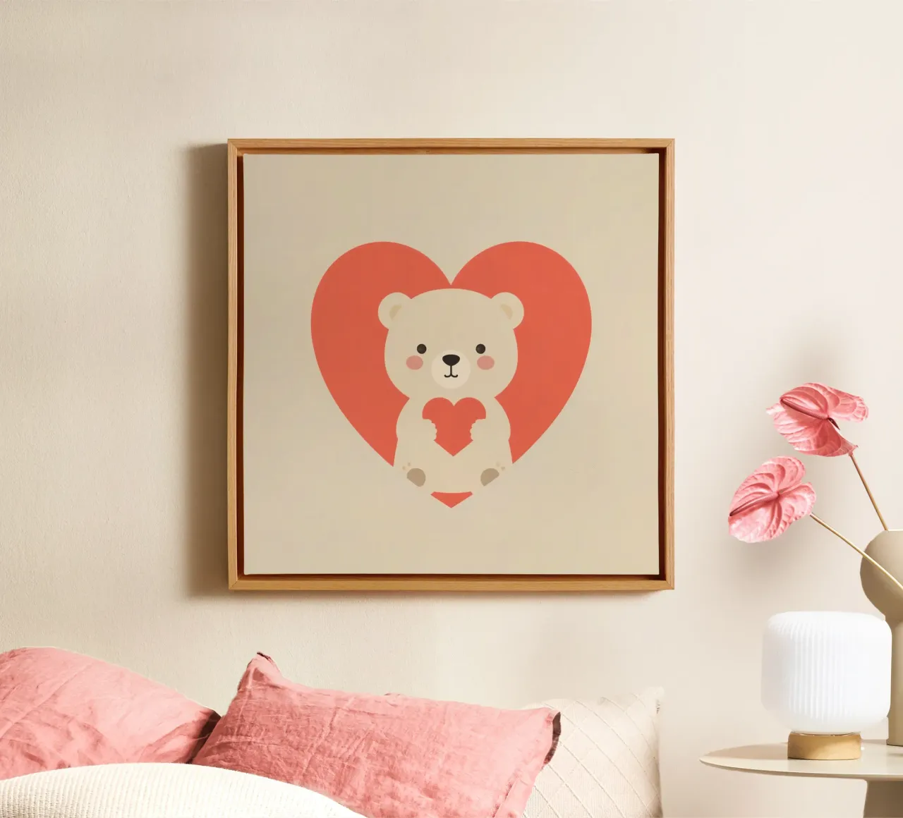 Simpatico orsetto che tiene in mano un piccolo cuore rosso tela da DesignDoodle