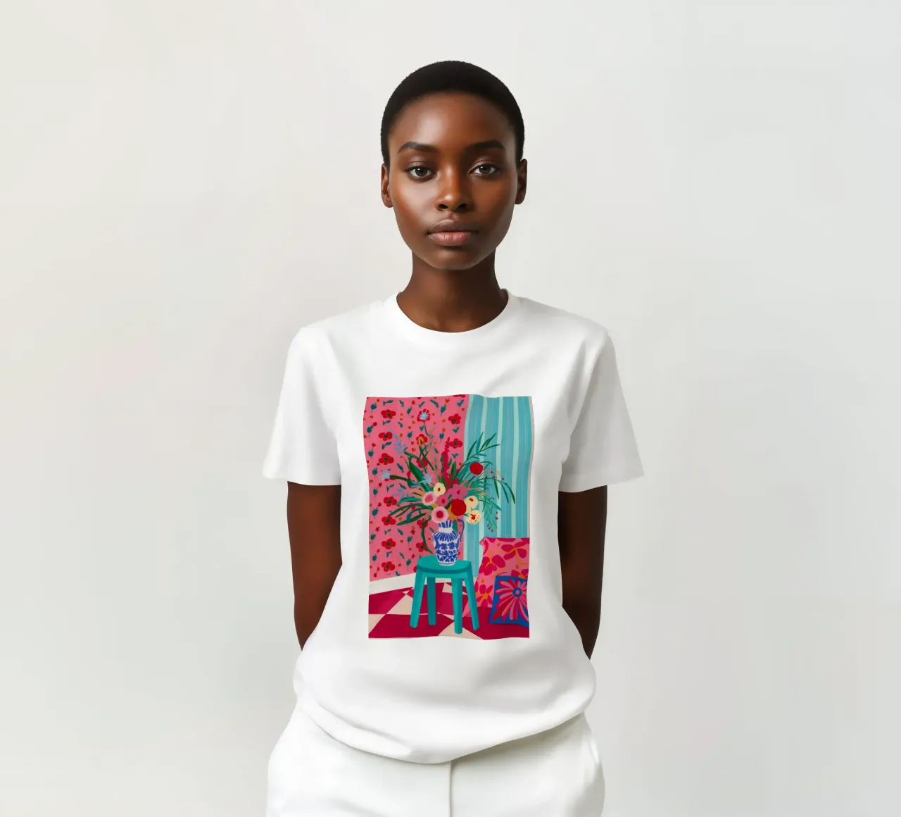 Blaue Vase Tischplatte T-Shirt von Pan Denim