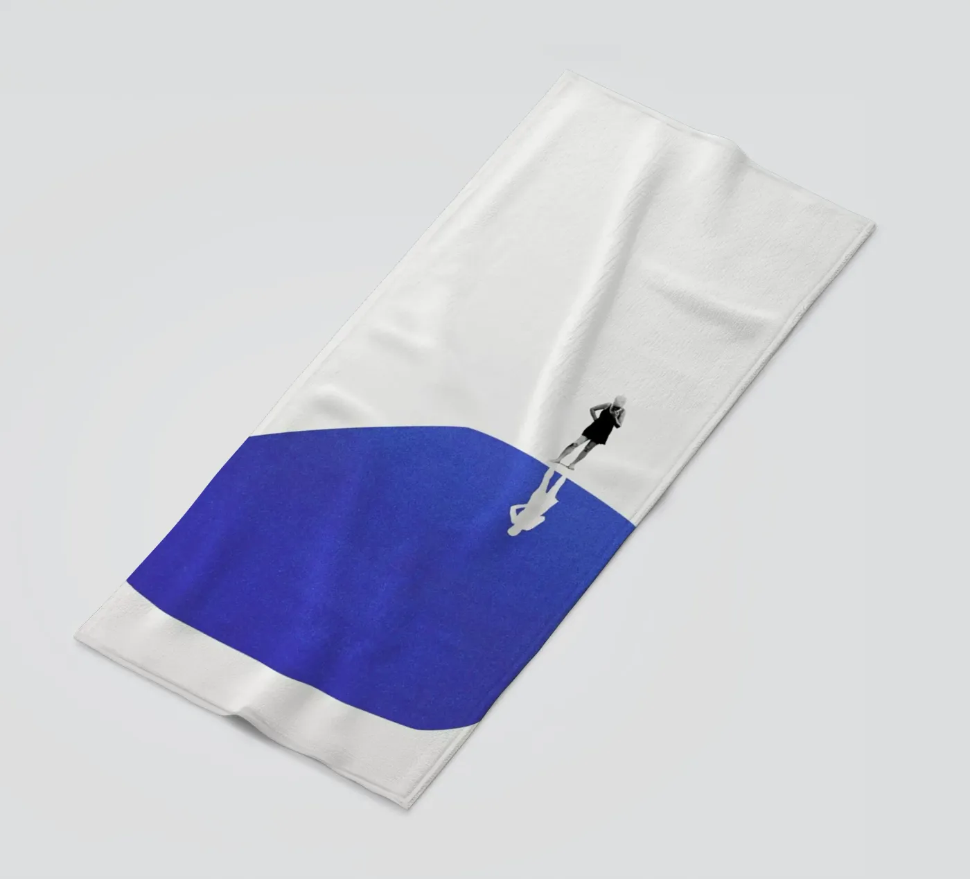 Self Reflection Strandtuch von Maarten Léon