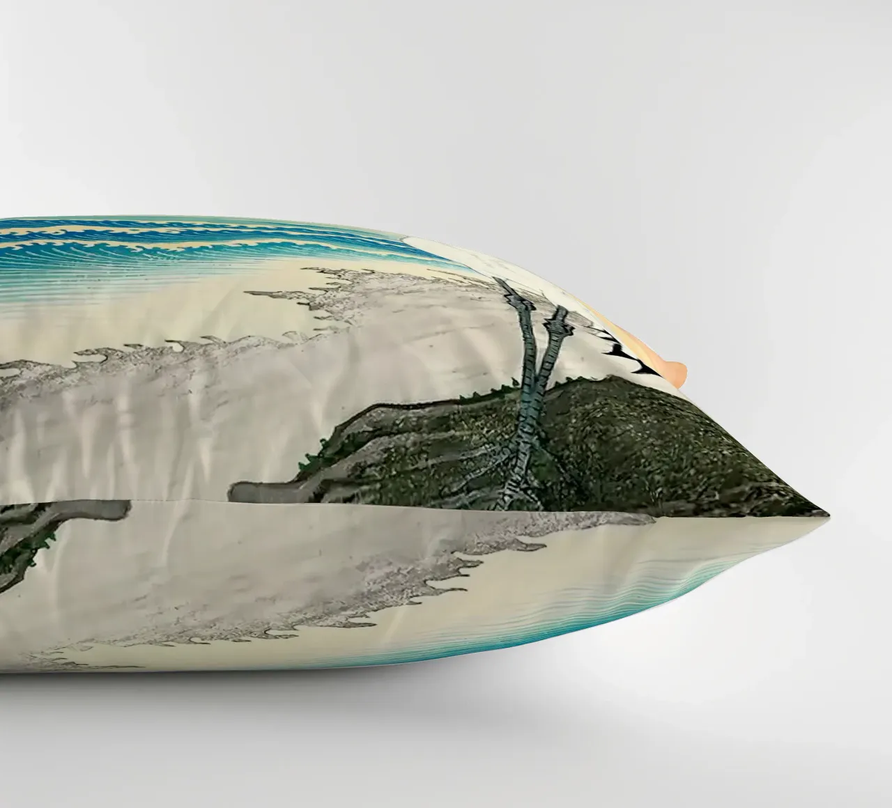 Ukiyo e Egrette sul mare cuscino da BirdShop