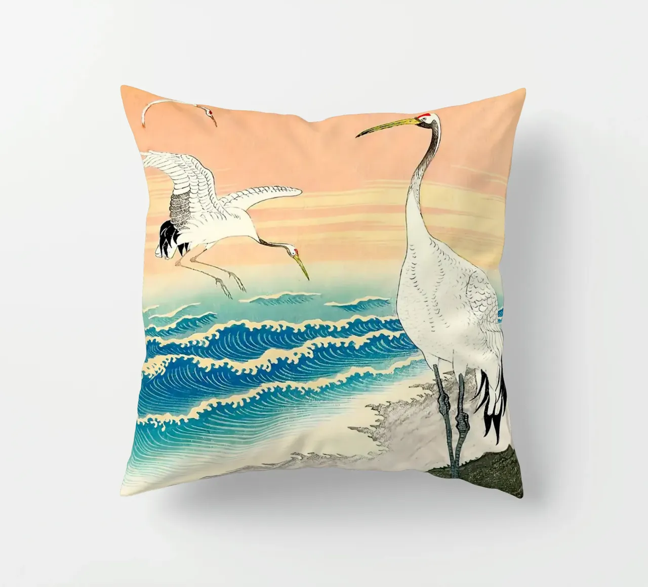 Ukiyo e Egrette sul mare cuscino da BirdShop