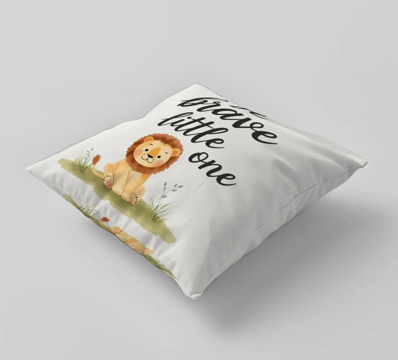 un simpatico cucciolo di leone con 'sii coraggioso piccolo' cuscino da DesignDoodle