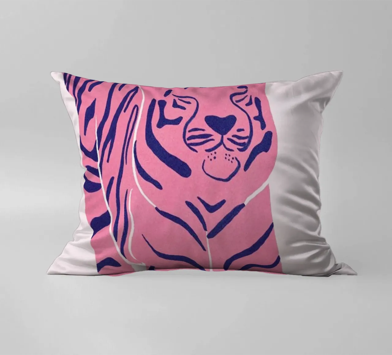 Tiger Doesn T Lose Sleep (pink) kussen van Be Mart