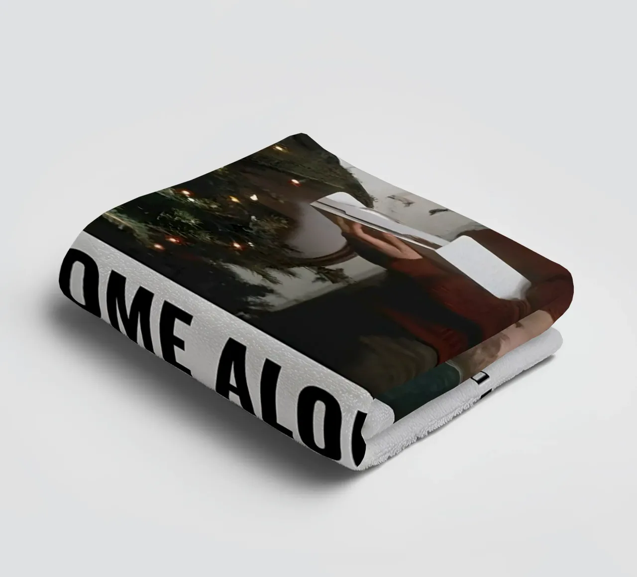 HOME ALONE asciugamano da bagno da MVFminimalist