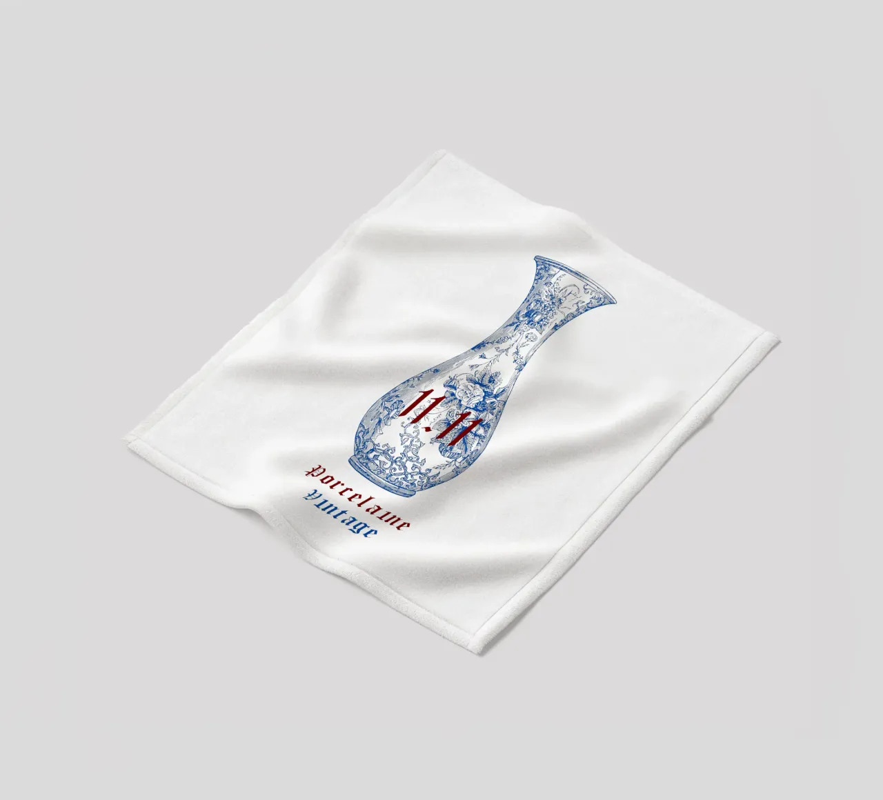 vaso vintage in porcellana blu coperta in pile da morphinaeblue