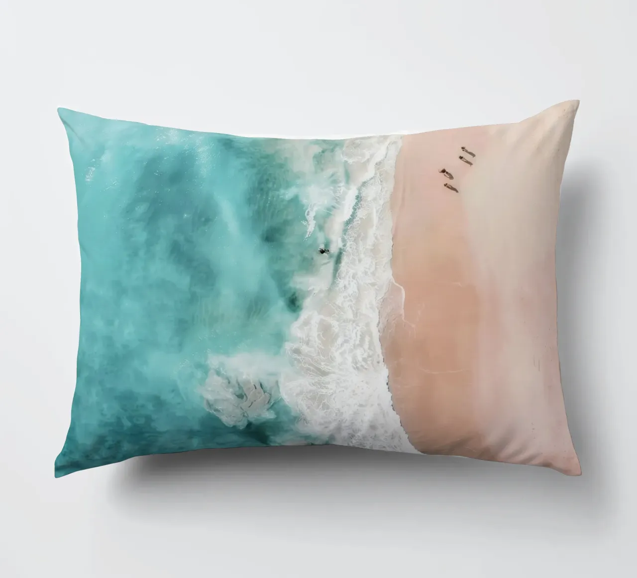 Pink Sand Beach Print cuscino da Nadjaa