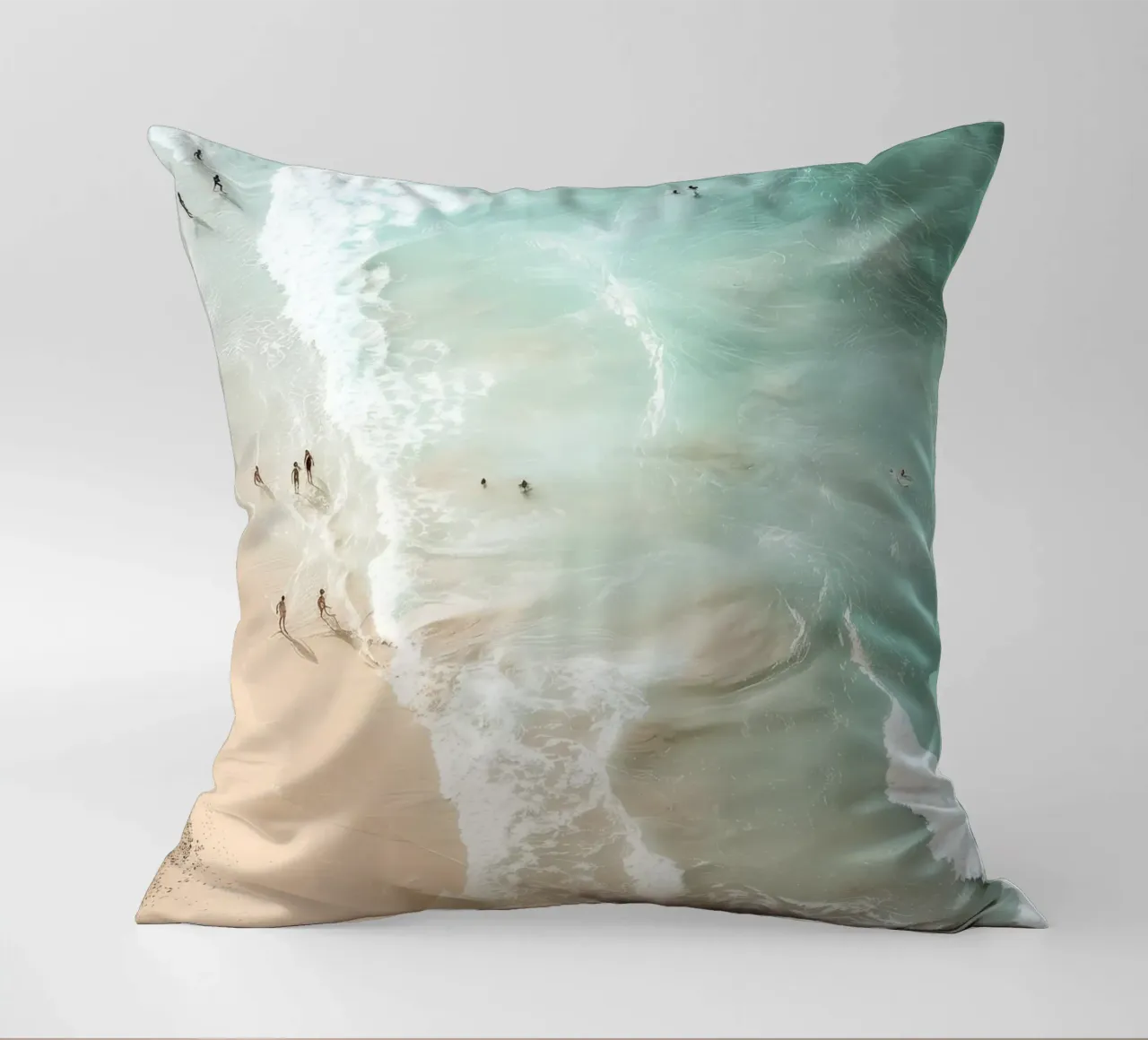 Soft Coastal Beach Scene cuscino da Nadjaa