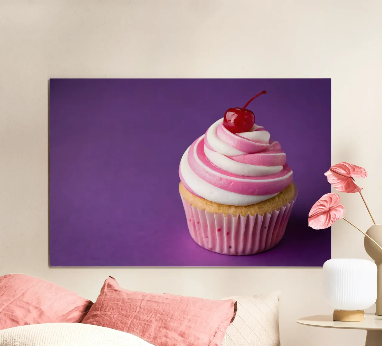 Cupcake con ciliegia su sfondo viola poster da 🥩 The tasty wall