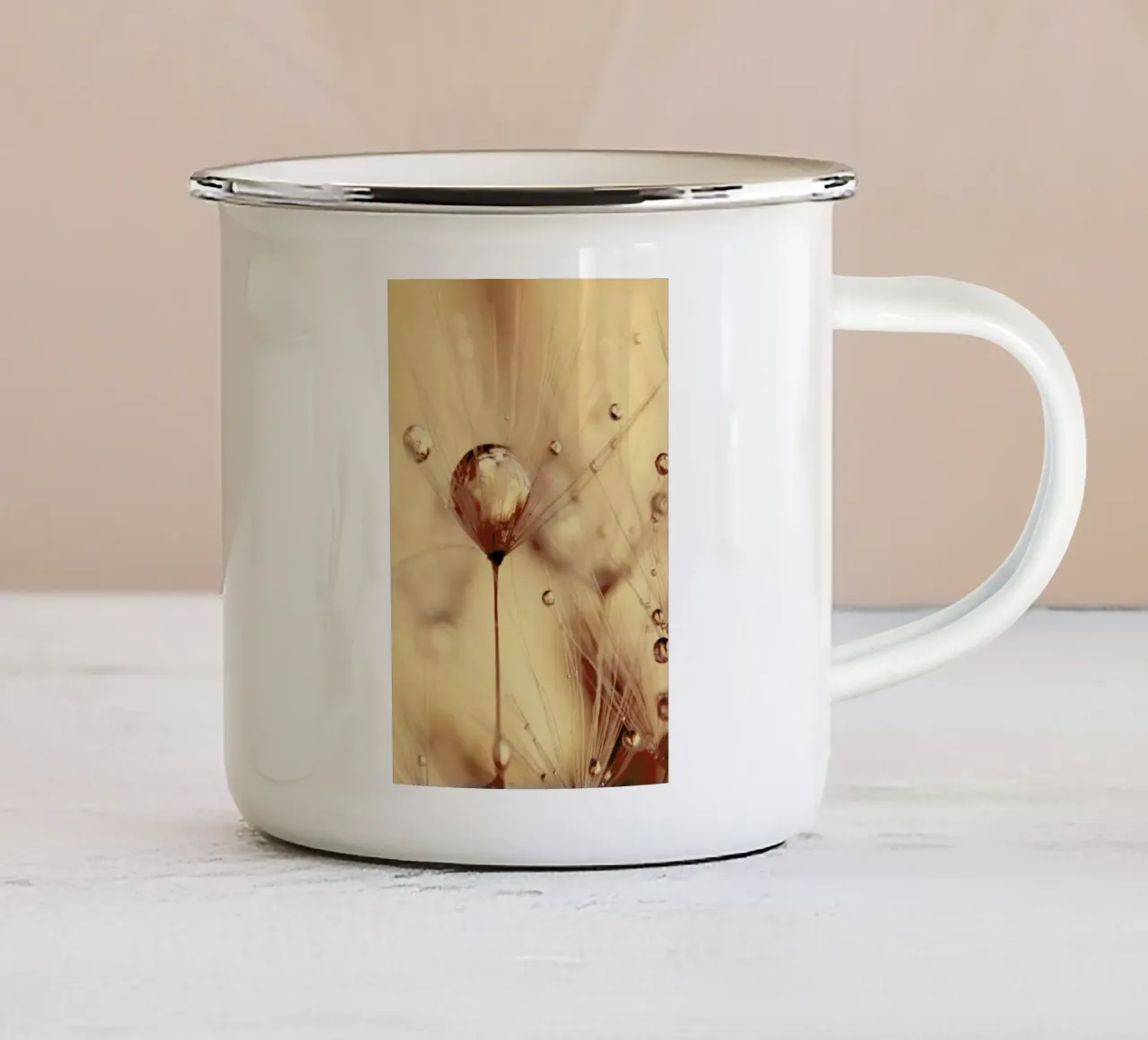 a touch of gold tazza in smalto da Ingrid Beddoes