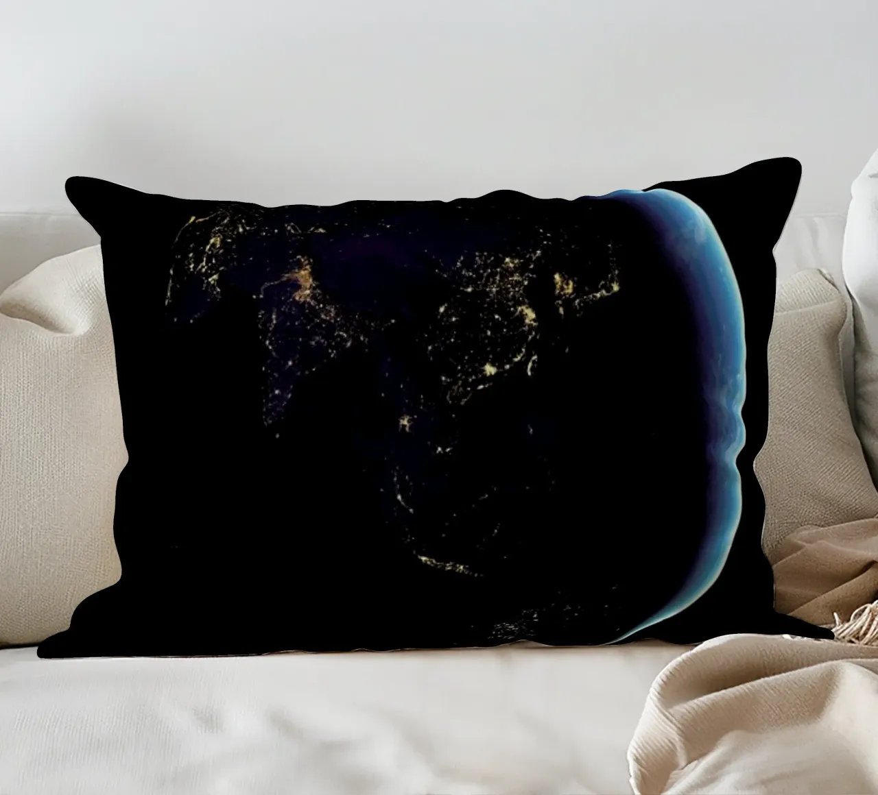 Planet Earth cuscino da Vintage by JUNIQE