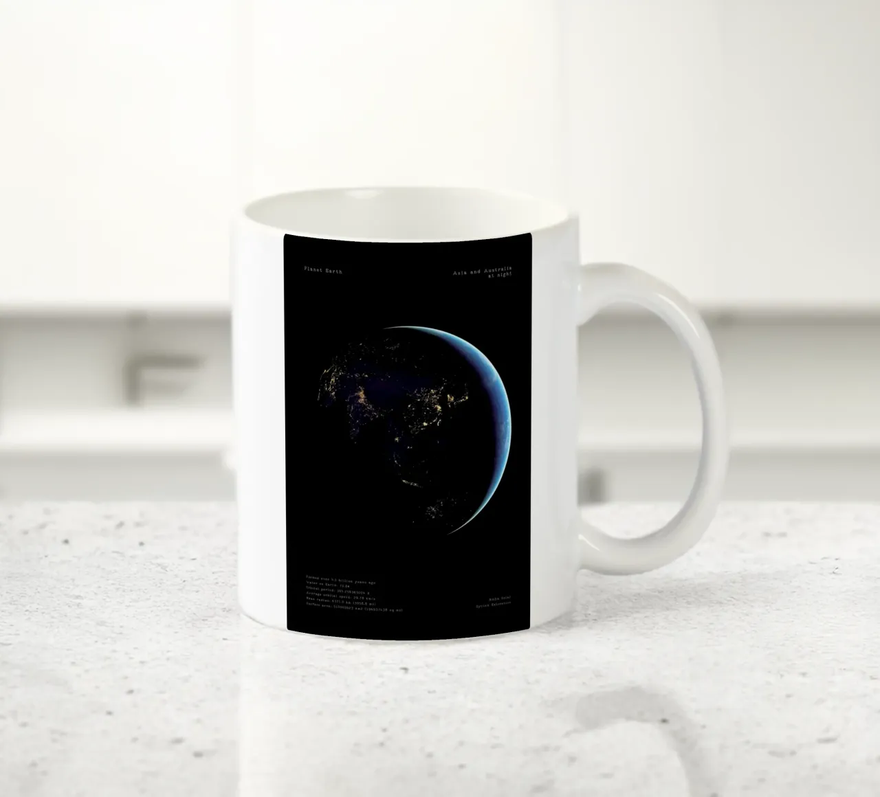 Planet Earth tazza in ceramica da Vintage by JUNIQE