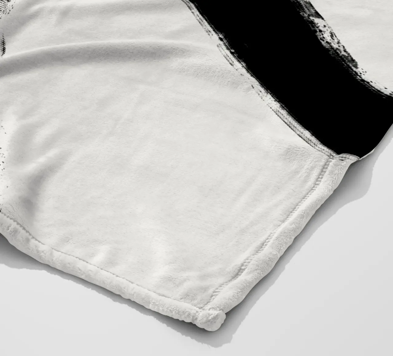 Minimalist Japandi artwork with black brushstrokes IV coperta in pile da Imaginative