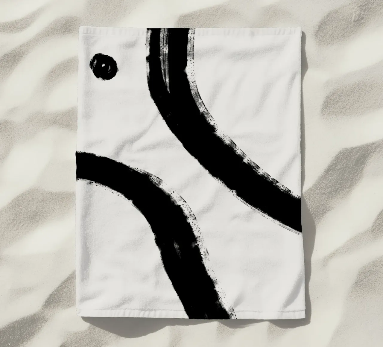 Minimalist Japandi artwork with black brushstrokes IV telo mare da Imaginative