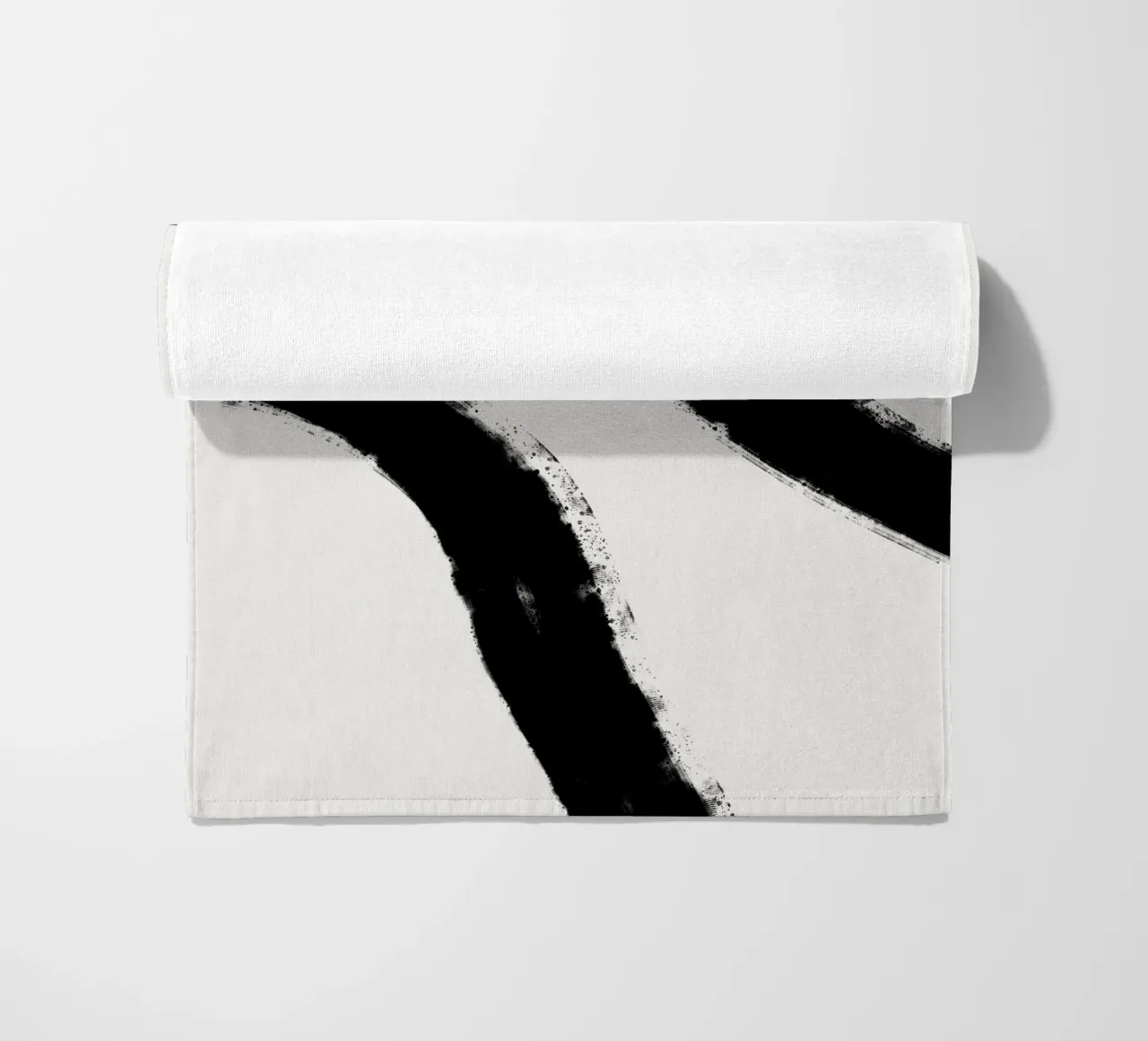 Minimalist Japandi artwork with black brushstrokes IV telo mare da Imaginative