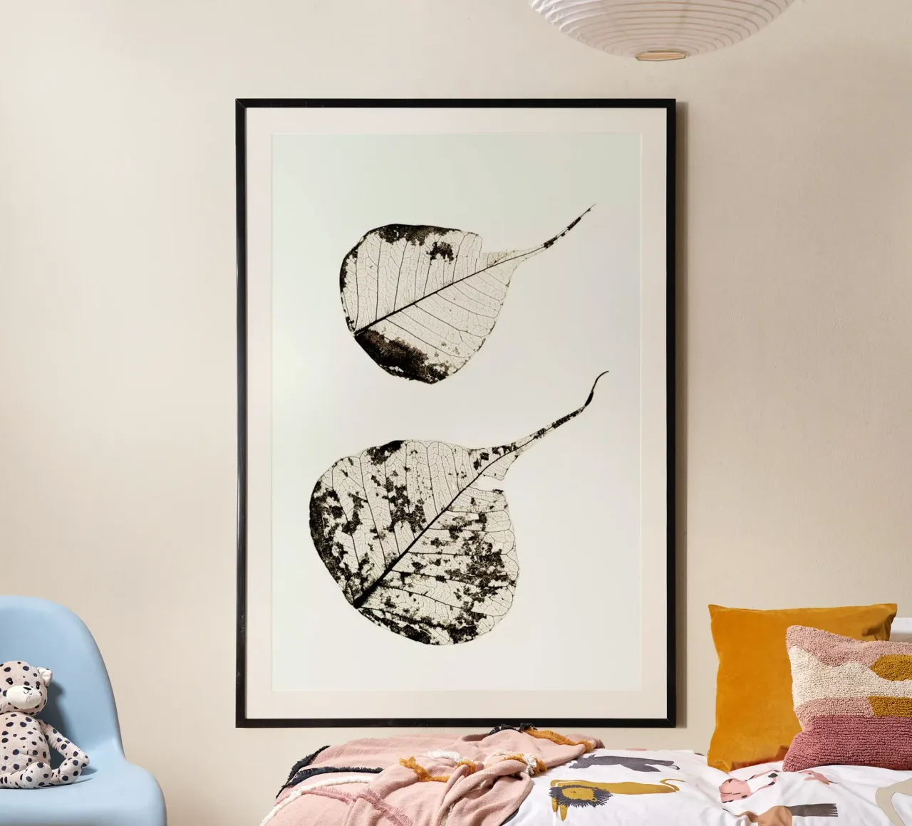 Fallen Leaves #2 poster con telaio in legno da Tal Paz-Fridman