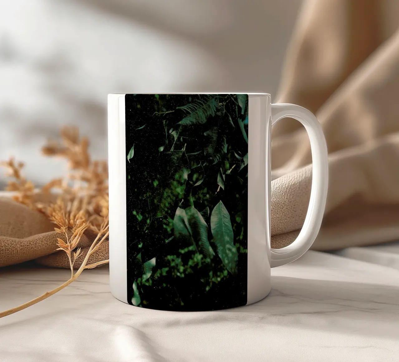 Abstract Greens In The Sun tazza in ceramica da Sebastian Hilgetag