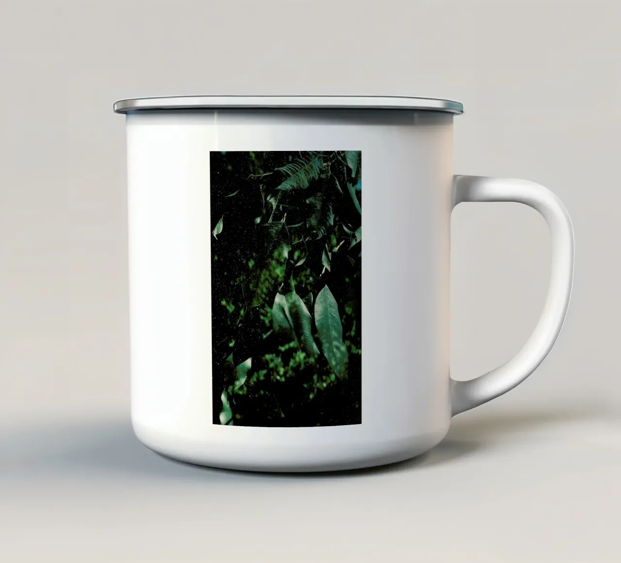 Abstract Greens In The Sun tazza in smalto da Sebastian Hilgetag