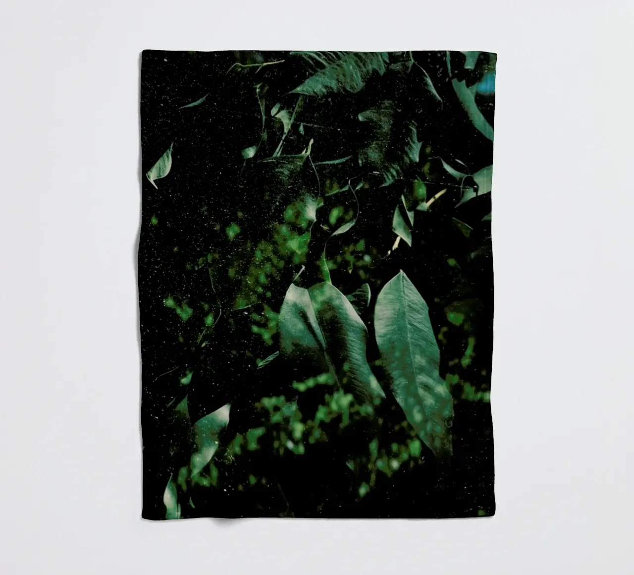 Abstract Greens In The Sun coperta in pile da Sebastian Hilgetag