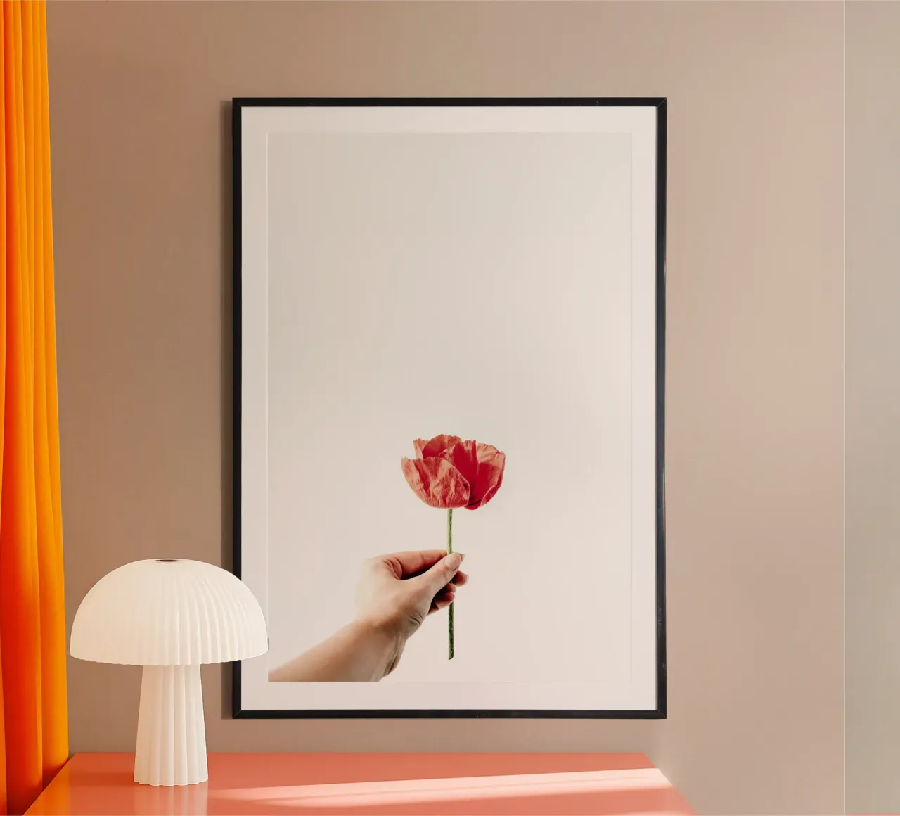 Scarlatto poster con telaio in alluminio da PhotoVibe Decor