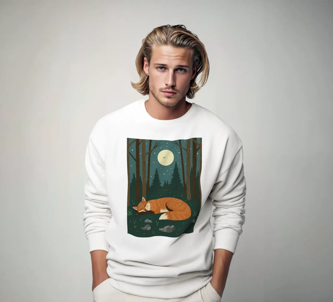Volpe che dorme profondamente sotto una grande luna con uccello in volo felpa da DesignDoodle