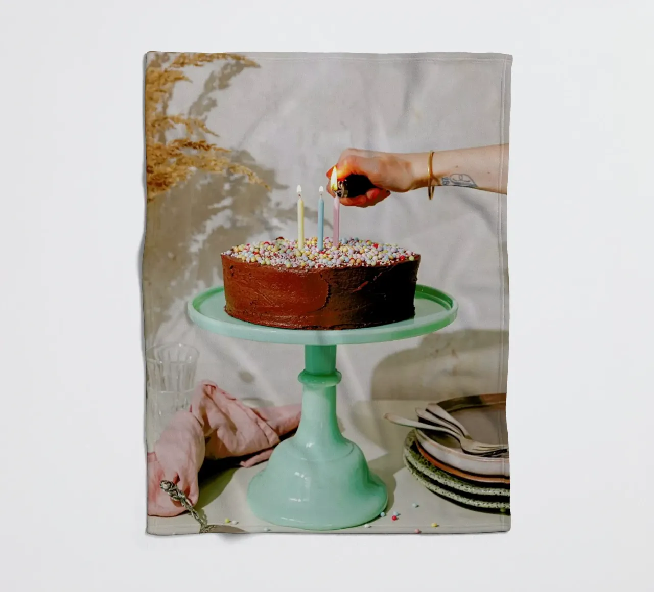 Geburtstagskuchen coperta in pile da Eat this