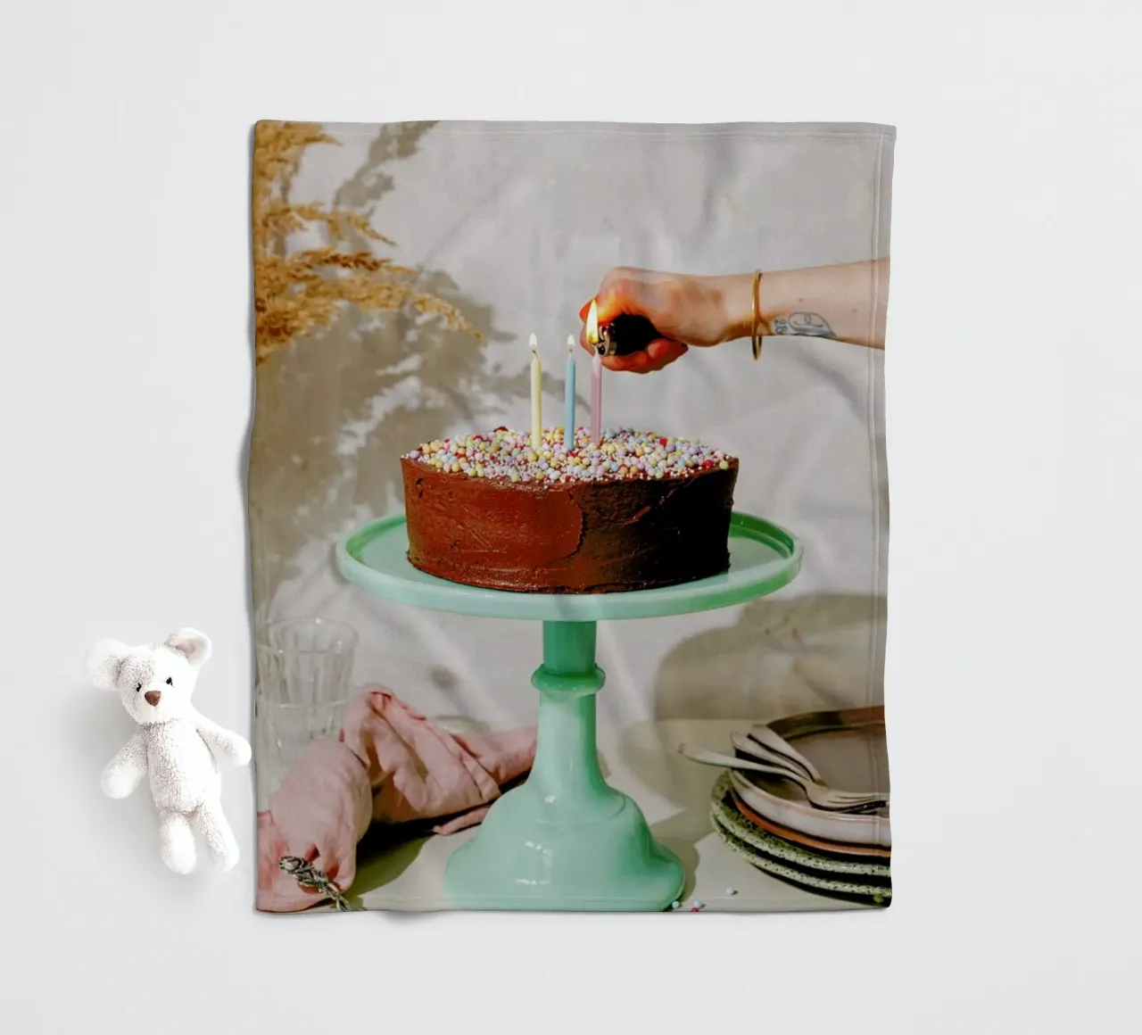 Geburtstagskuchen coperta in pile da Eat this