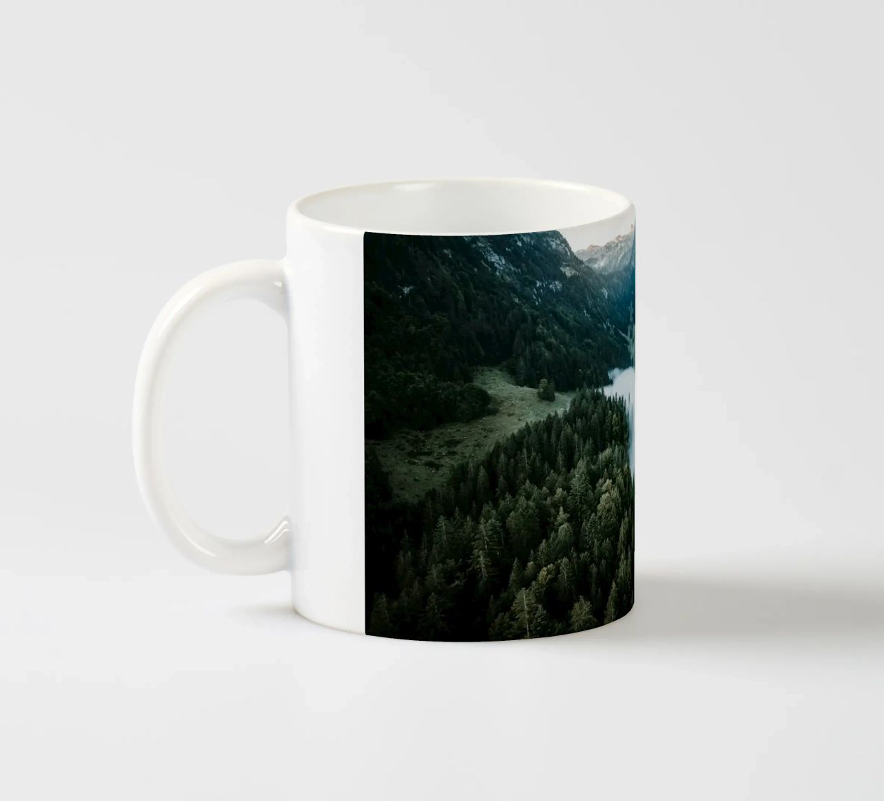 Where Fog Sleeps tazza in ceramica da somewhere.soul.escape