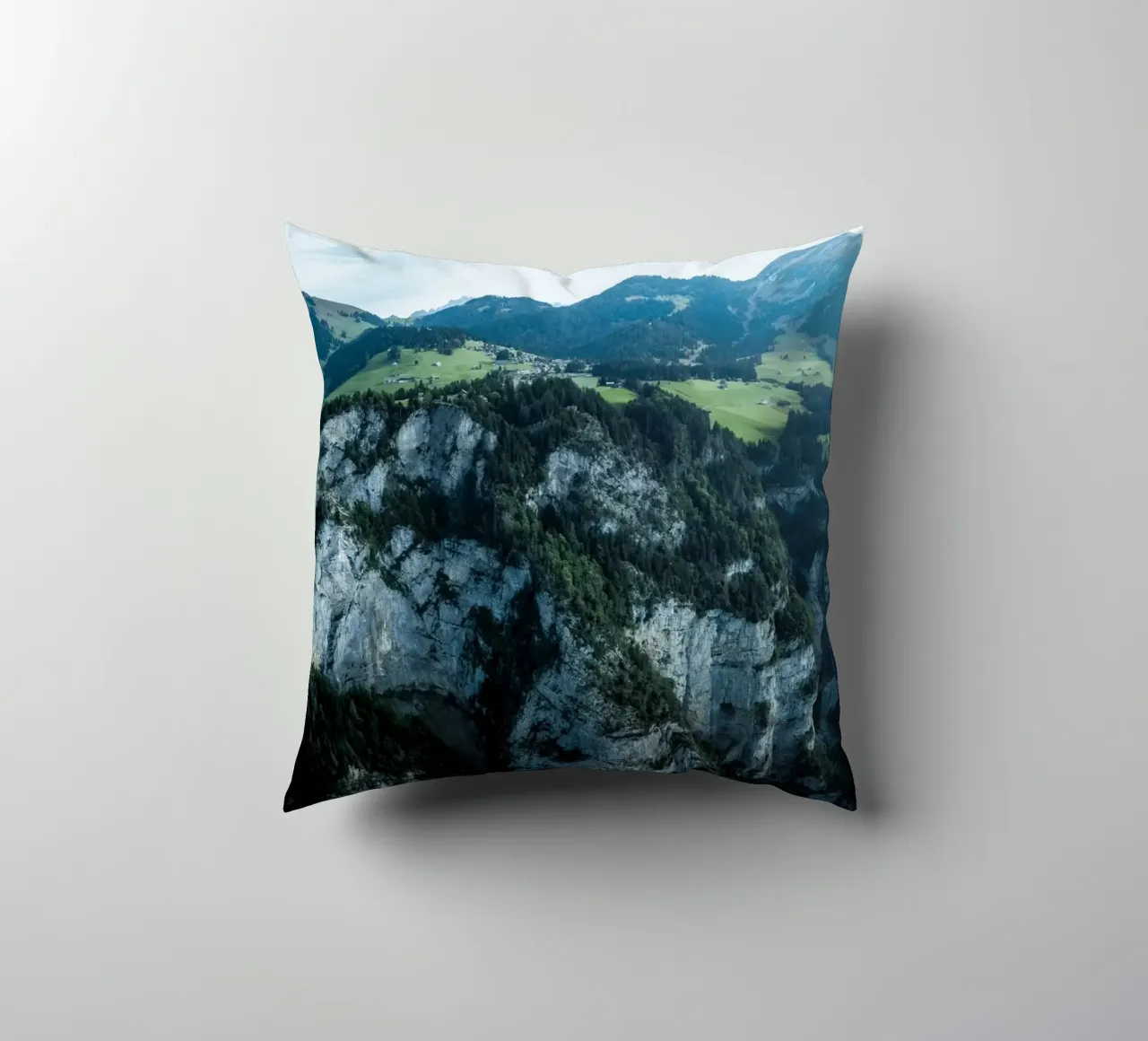 Edge of Calm cuscino da somewhere.soul.escape