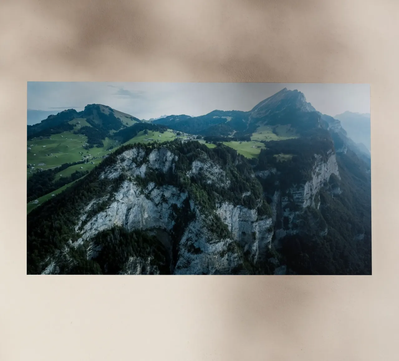 Edge of Calm pellicola backlit da somewhere.soul.escape