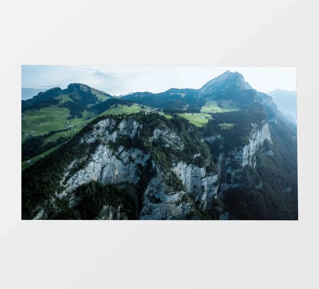 Edge of Calm pellicola backlit da somewhere.soul.escape