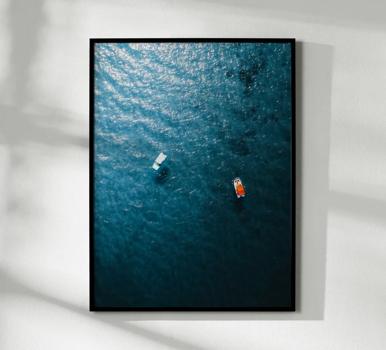 In Still Company poster con telaio in plastica da somewhere.soul.escape