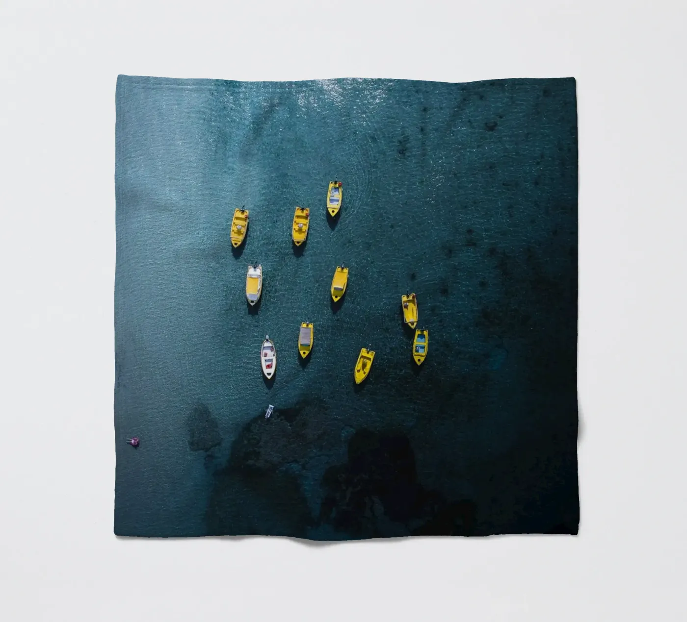 Yellow Pause Fleecedecke von somewhere.soul.escape