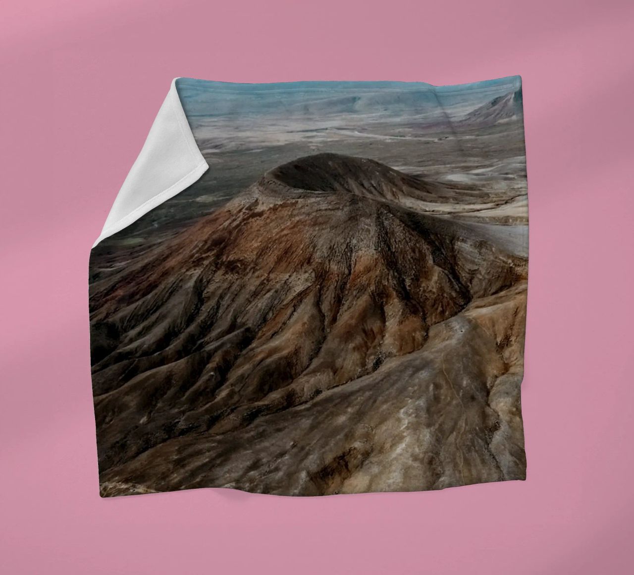 Tectonic Field coperta in pile da somewhere.soul.escape