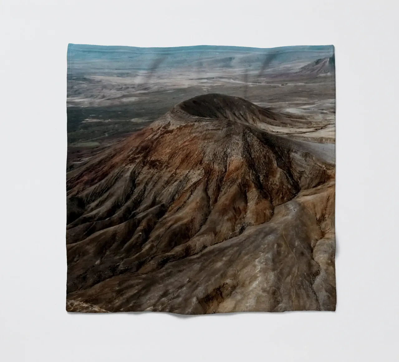 Tectonic Field coperta in pile da somewhere.soul.escape