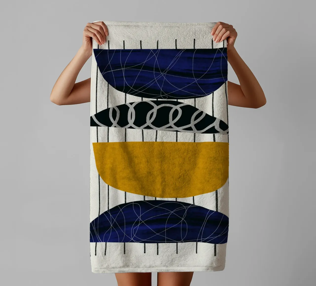 Luxe blauw en grijs nordic art 08 badhanddoek van Little Dean