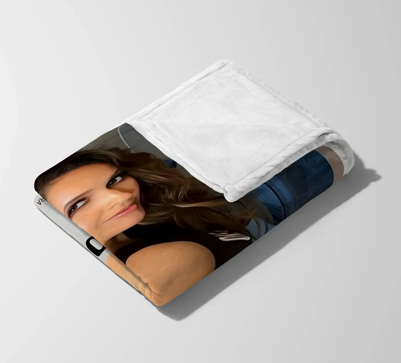 JAINA LEE ORTIZ coperta in pile da MVFminimalist