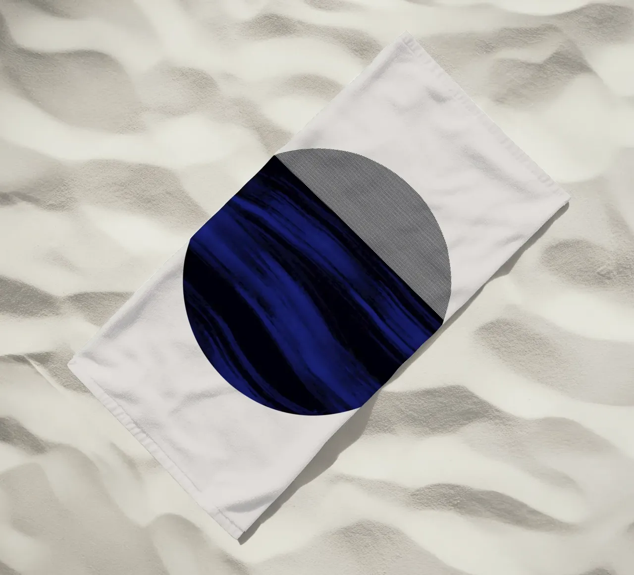 Luxe blauw en grijs nordic art 03 strandhanddoek van Little Dean