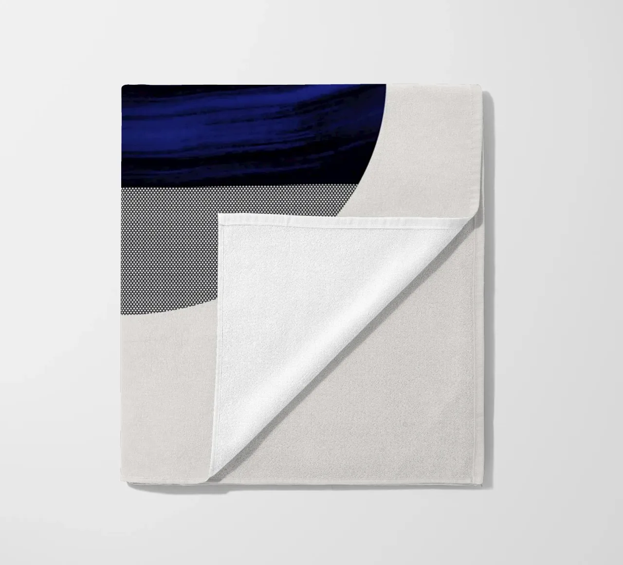 Luxe blauw en grijs nordic art 03 strandhanddoek van Little Dean